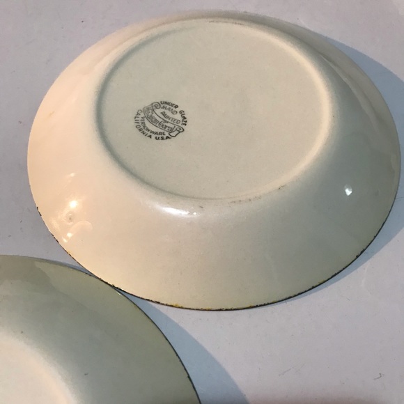 Vernonware Hawaiian Coral Plates - Picture 7 of 8